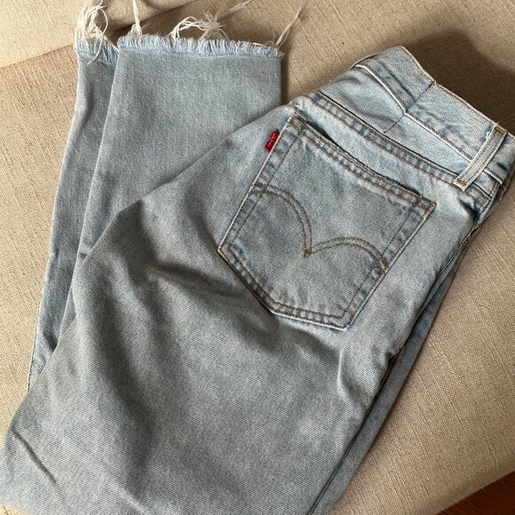 Levi's Jeans - Picture 1 of 6